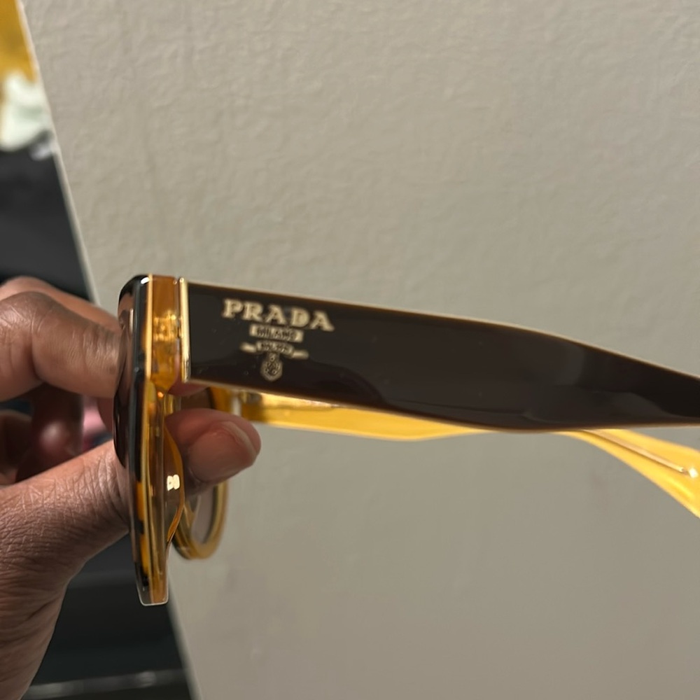 Prada  very good condition sunglasses
